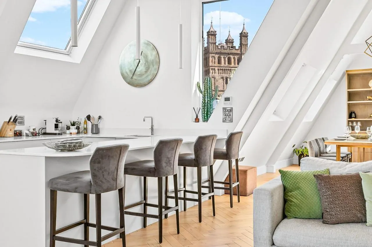 Apartment Cathedral Penthouse - Opulent, Elegant With Terrace Views Over Majestic Exeter