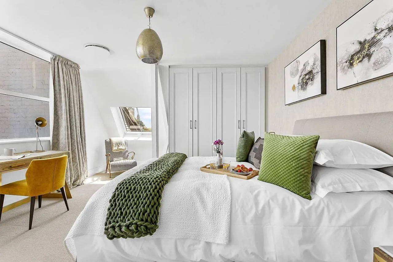 Cathedral Penthouse - Opulent, Elegant With Terrace Views Over Majestic Exeter 0*,