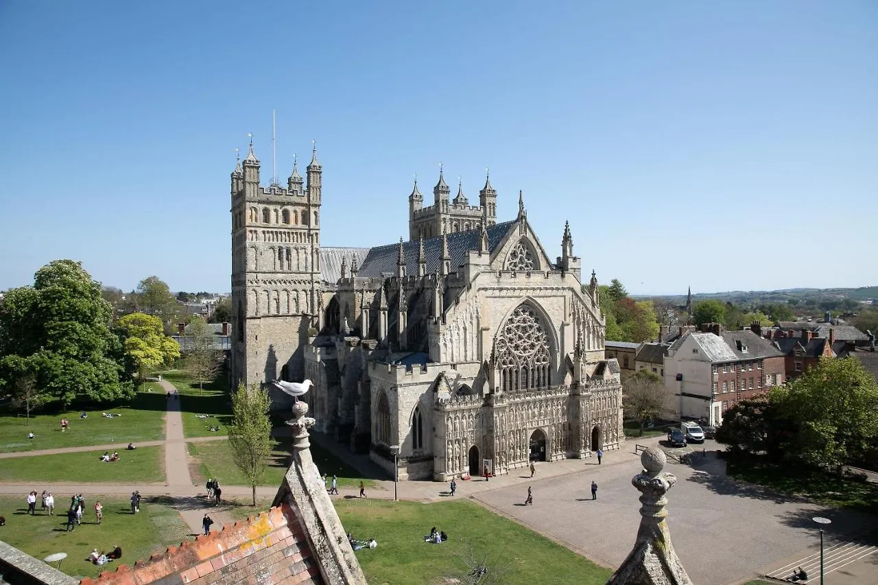Cathedral Penthouse - Opulent, Elegant With Terrace Views Over Majestic Exeter